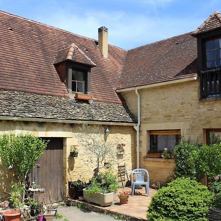Halte Aux Places Marcillac-Saint-Quentin Kültér fotó