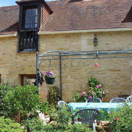 Halte Aux Places Marcillac-Saint-Quentin Kültér fotó