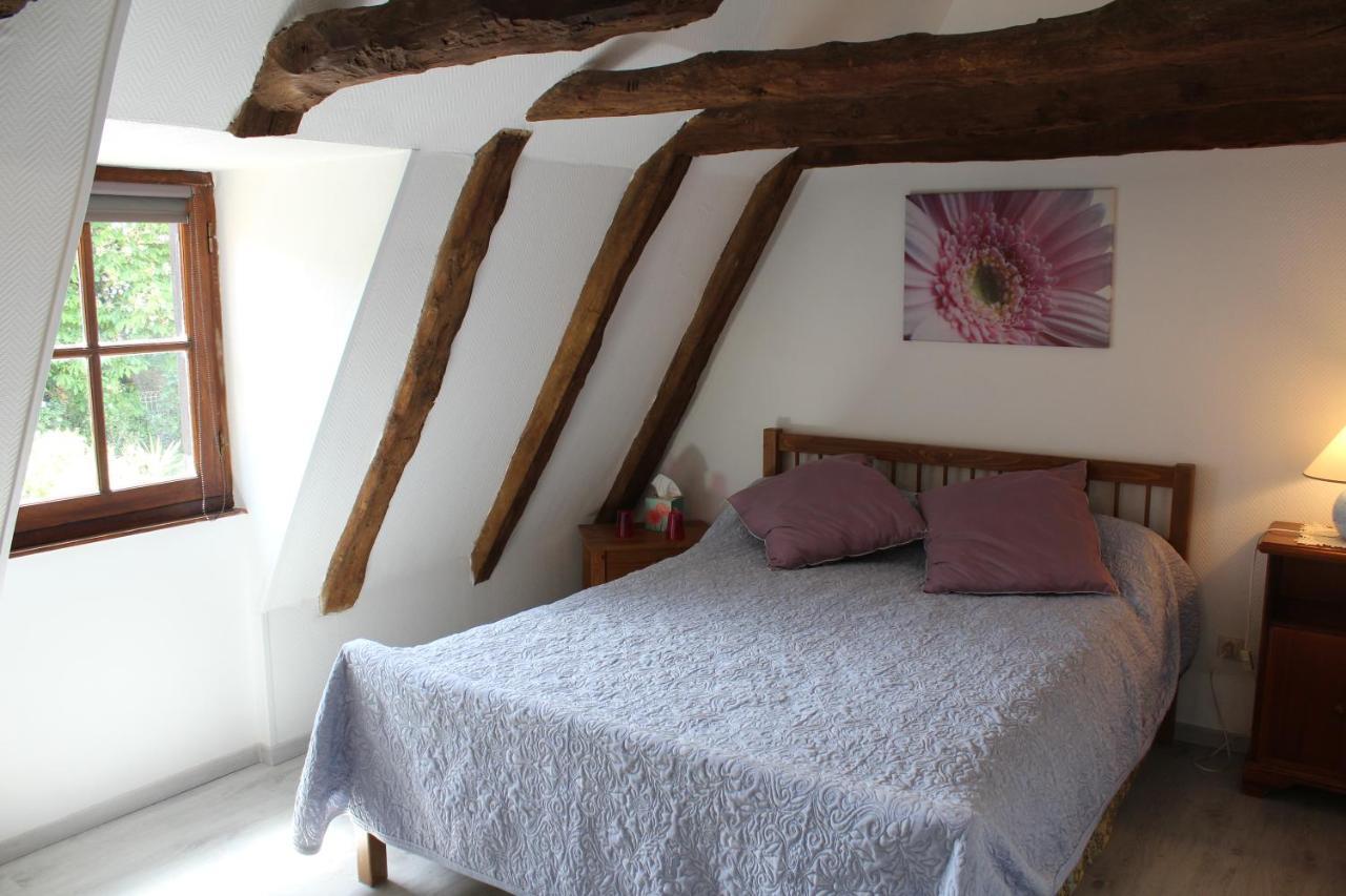 Halte Aux Places Marcillac-Saint-Quentin Kültér fotó
