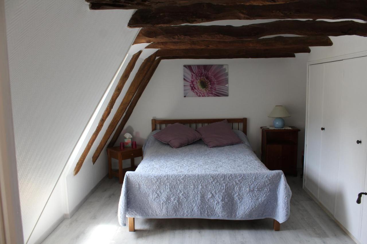 Halte Aux Places Marcillac-Saint-Quentin Kültér fotó
