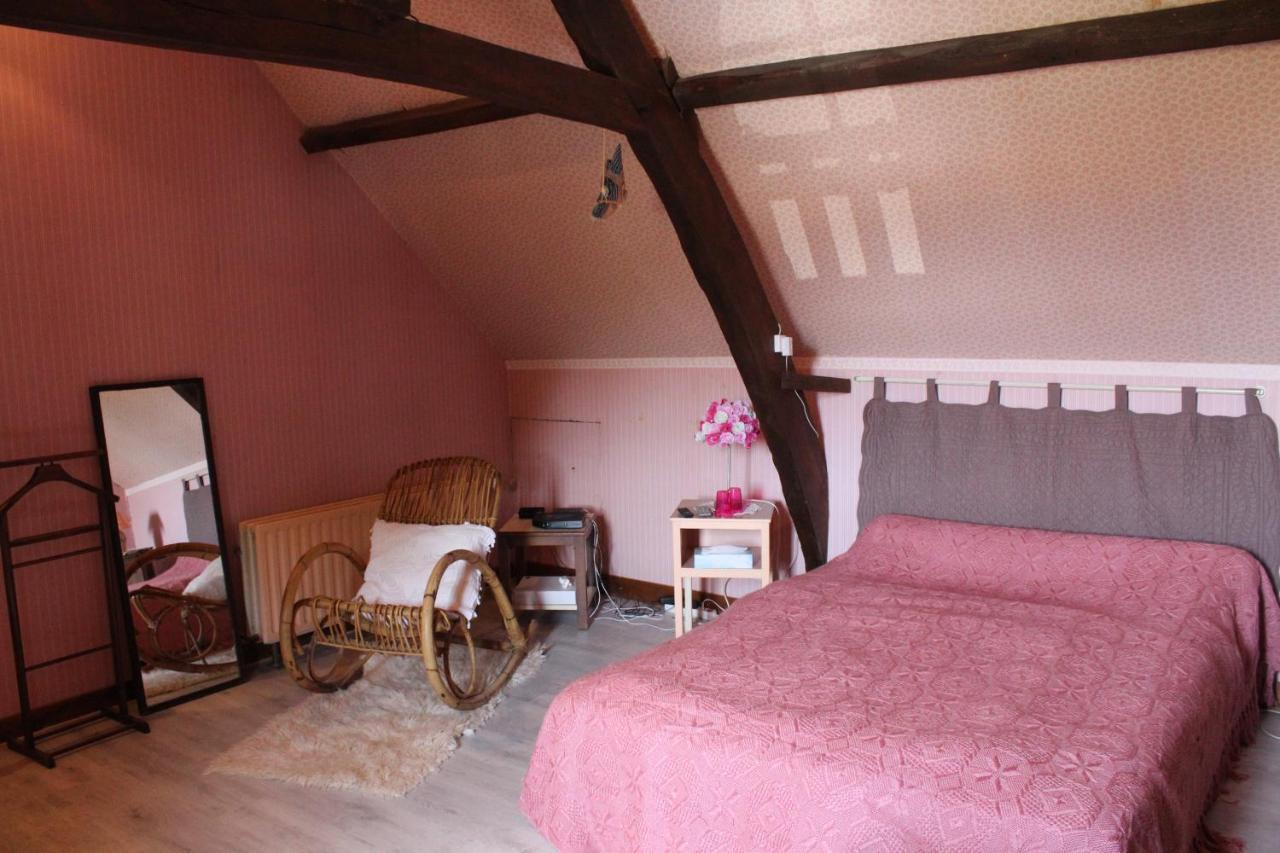 Halte Aux Places Marcillac-Saint-Quentin Kültér fotó