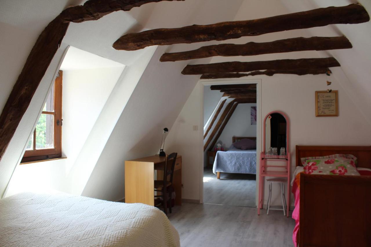 Halte Aux Places Marcillac-Saint-Quentin Kültér fotó